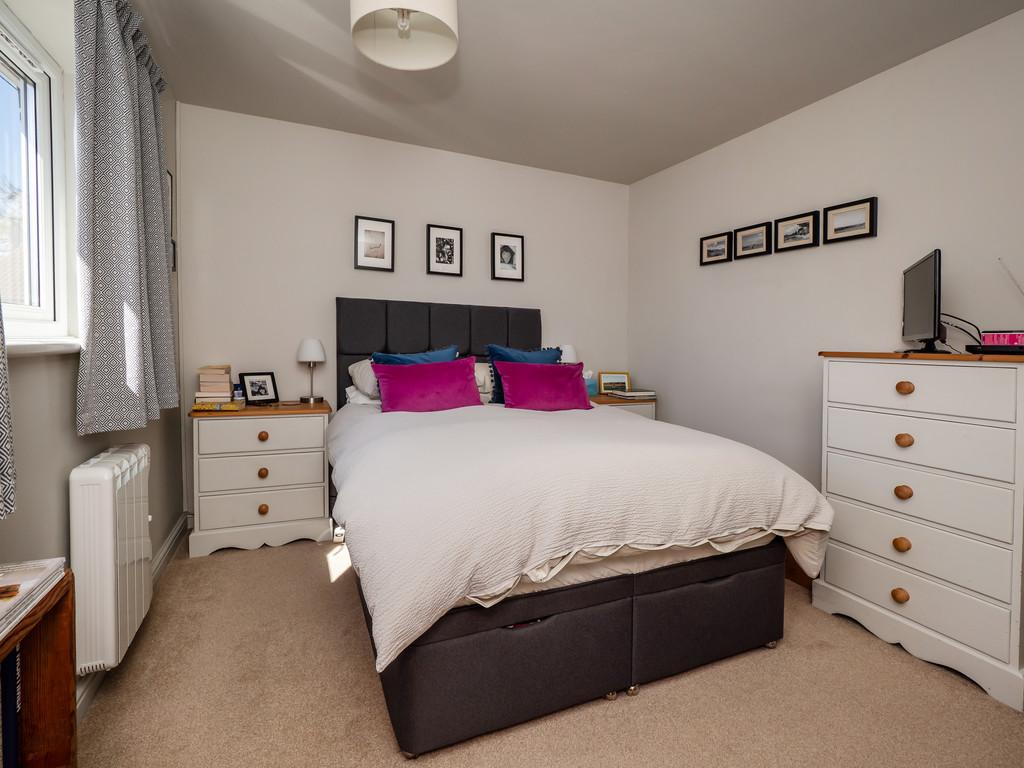 23 Hewitts Close-30