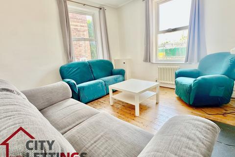 4 bedroom end of terrace house to rent, Bridge Grove, West Bridgford
