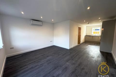 3 bedroom end of terrace house to rent, Carpenter Close, Southsea