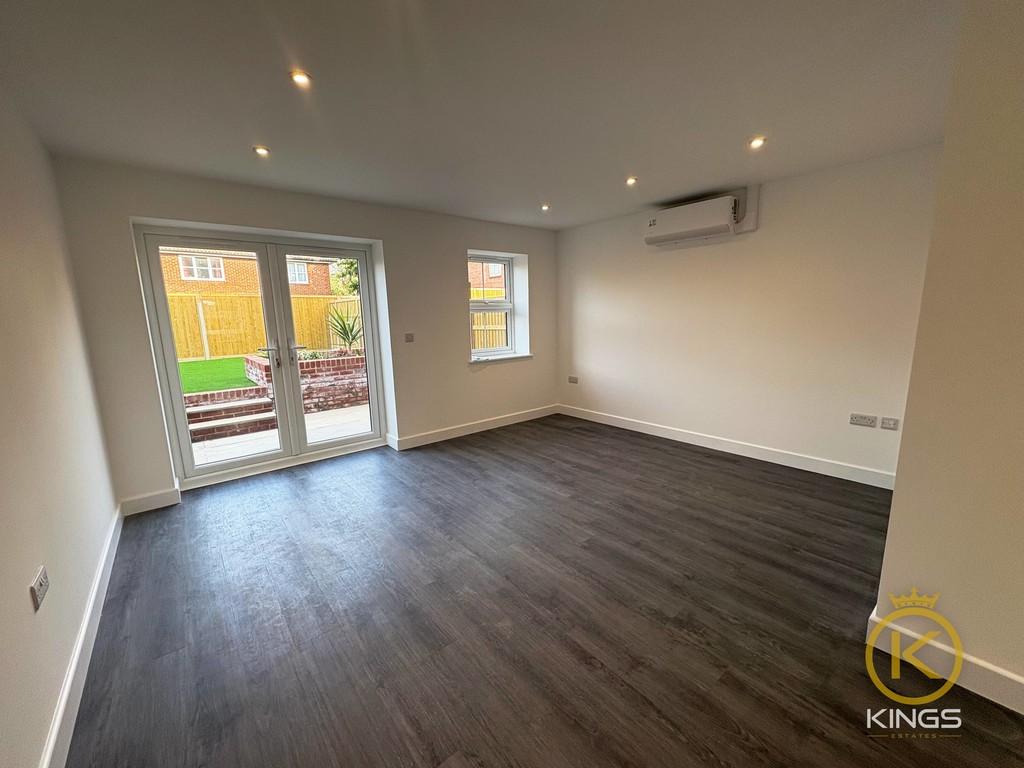 2 Carpenter Close (11)