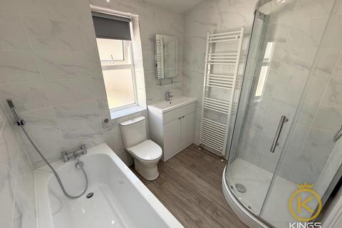 3 bedroom terraced house to rent, Alverstone Road