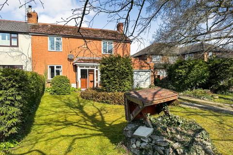 3 bedroom end of terrace house for sale, Pinehurst Cottages, South Marston SN3