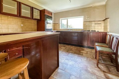 3 bedroom end of terrace house for sale, Pinehurst Cottages, South Marston SN3