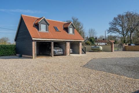 4 bedroom farm house for sale, Carbrooke