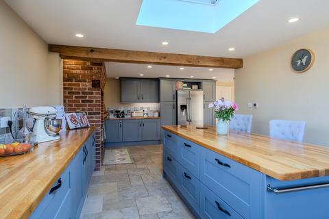 4 bedroom farm house for sale, Carbrooke