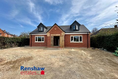 4 bedroom detached house for sale, King George Avenue, Ilkeston, Derbyshire