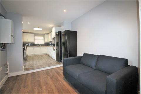 1 bedroom in a house share to rent, Okehampton Street, Exeter EX4