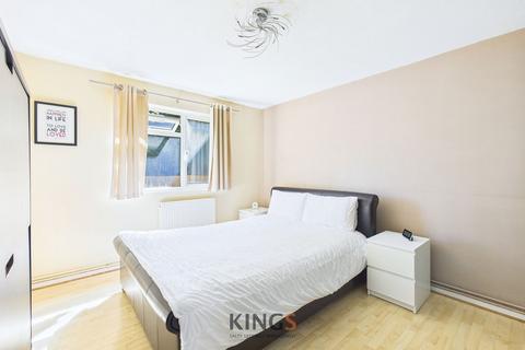 2 bedroom flat for sale, St. Johns Close, Potters Bar EN6