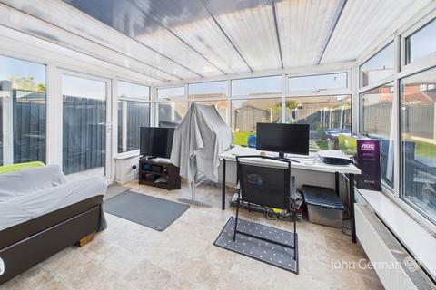 10 Shipton Drive, Uttoxeter, ST14 7NJ