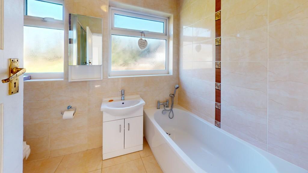 288-Croydon-Road-Bathroom