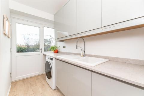 43 Lisker Drive, Otley, LS21 1DF