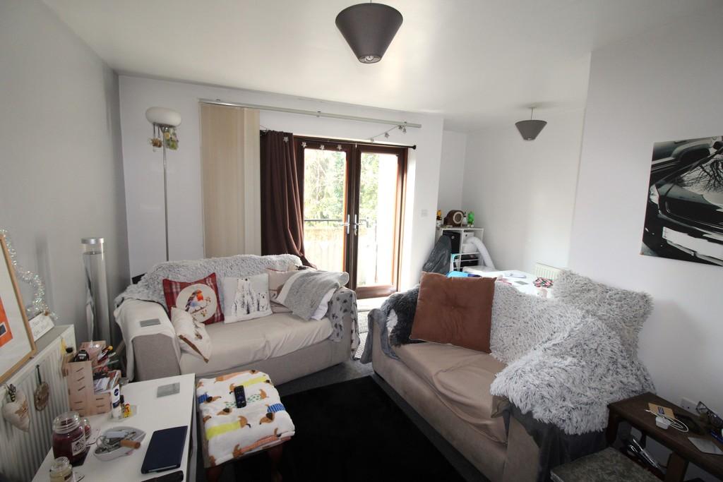 Flat 4 Lounge