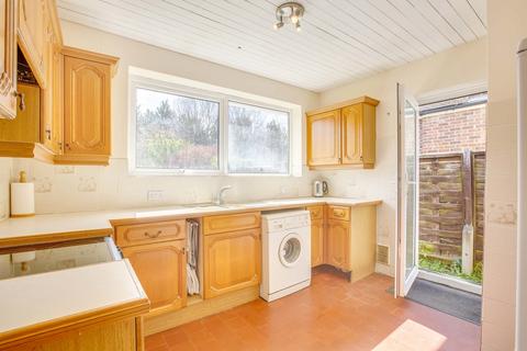 2 bedroom detached bungalow for sale, Oakington Avenue, Little Chalfont