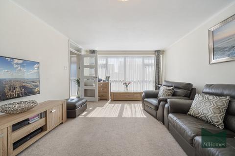 2 bedroom detached bungalow for sale, The Spinney, Potters Bar