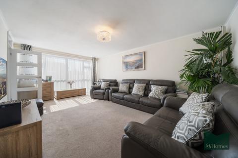 2 bedroom detached bungalow for sale, The Spinney, Potters Bar