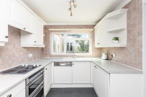 30 Biddenden Way, Istead Rise, Gravesend, DA13 9DF