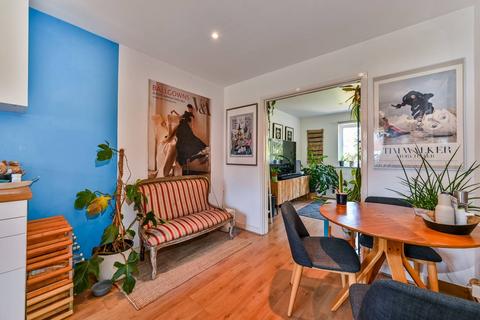 3 bedroom flat for sale, Woodberry Grove, Finsbury Park, London, N4