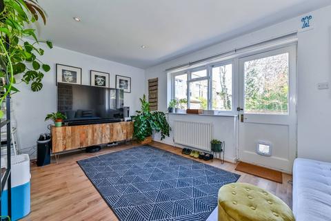 3 bedroom flat for sale, Woodberry Grove, Finsbury Park, London, N4