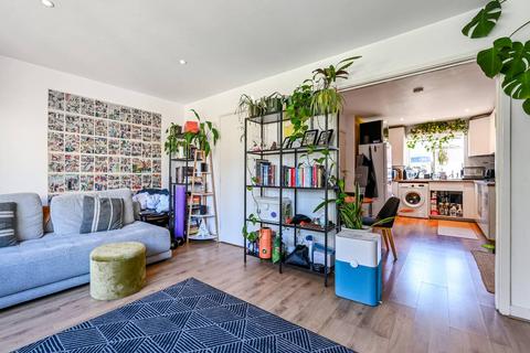 3 bedroom flat for sale, Woodberry Grove, Finsbury Park, London, N4