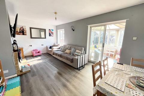 31 Ashmead, Trowbridge, BA14 0PA