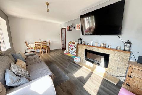 31 Ashmead, Trowbridge, BA14 0PA