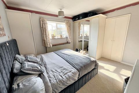 31 Ashmead, Trowbridge, BA14 0PA