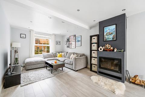 35 Cuckoo Avenue, London, W7 1BW