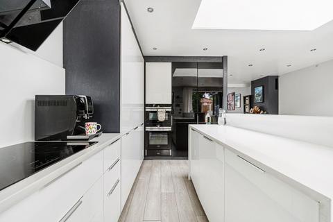 35 Cuckoo Avenue, London, W7 1BW