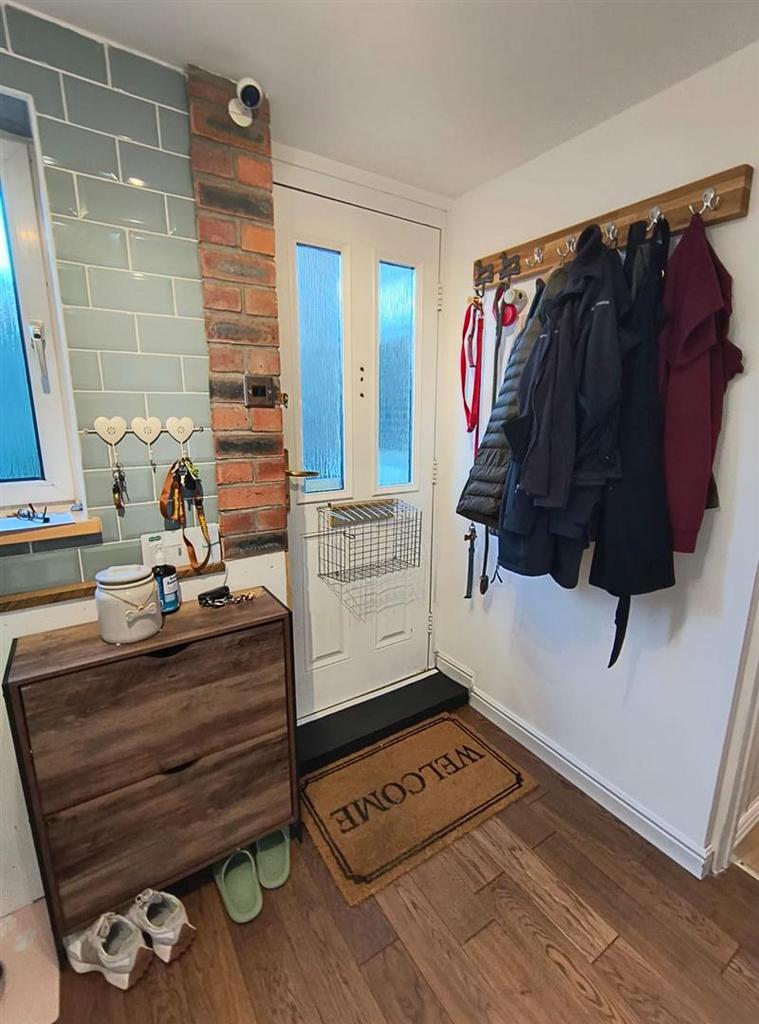 Entrance Hall / Utility Room