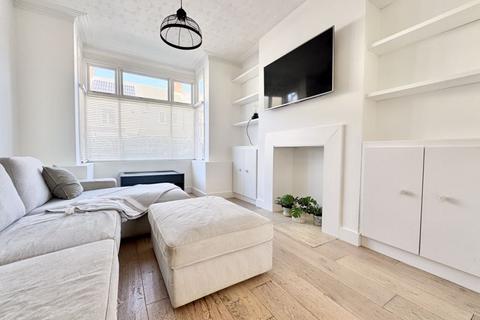 2 bedroom terraced house to rent, Hey Street, Cleethorpes DN35