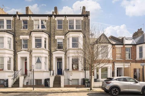 19c Goodwin Road, London, W12 9JN