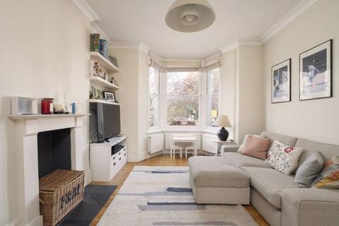 19c Goodwin Road, London, W12 9JN