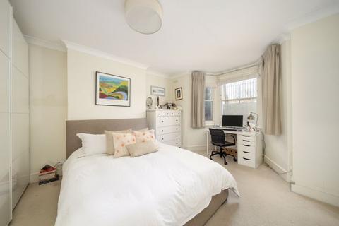 19c Goodwin Road, London, W12 9JN