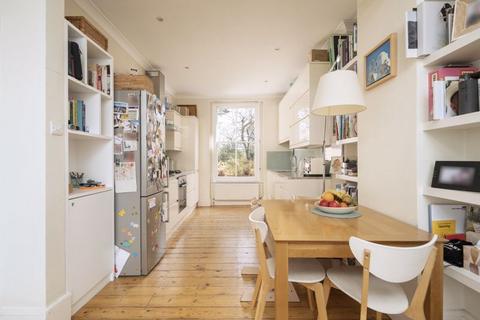 19c Goodwin Road, London, W12 9JN