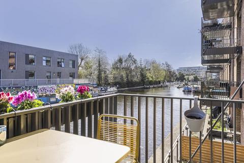 3 bedroom apartment for sale, Milliner House, 5 Wild Flower Gardens, London