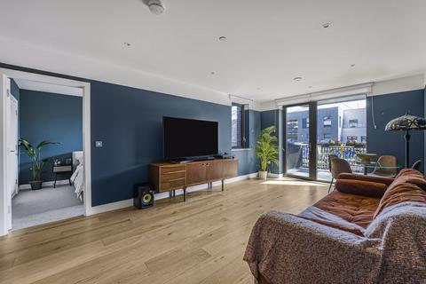 3 bedroom apartment for sale, Milliner House, 5 Wild Flower Gardens, London