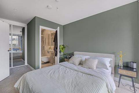 3 bedroom apartment for sale, Milliner House, 5 Wild Flower Gardens, London