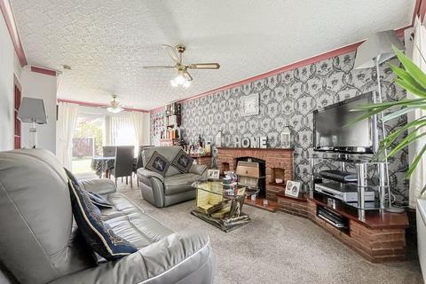 33 Halesworth Road, Wolverhampton, WV9 5PH