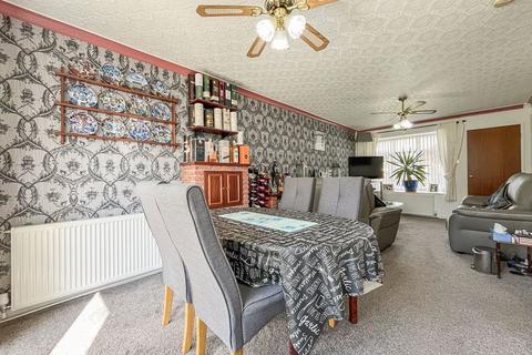 33 Halesworth Road, Wolverhampton, WV9 5PH