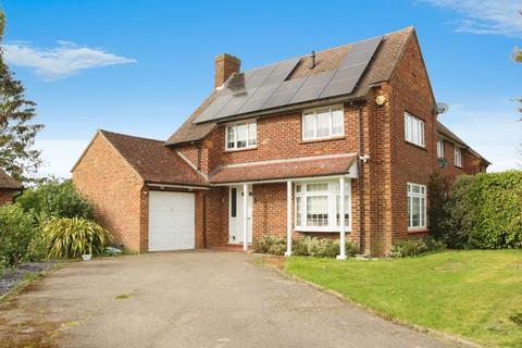 18 Withycroft, George Green, Slough, SL3 6BH
