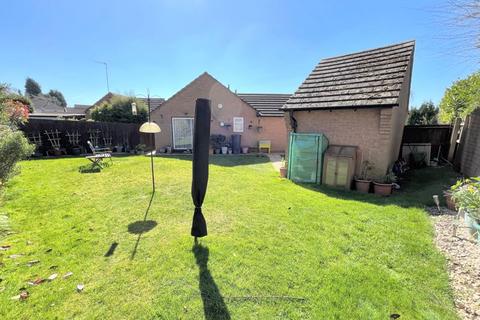 2 bedroom detached bungalow for sale, Francis Close, Streetly, Sutton Coldfield