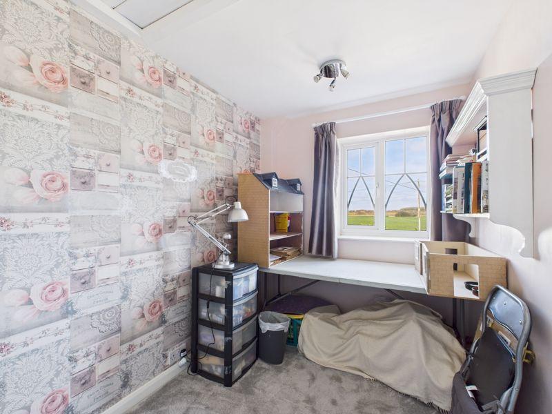 Bedroom / Office