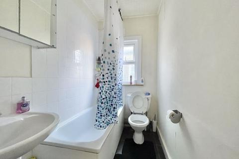 26a The Parade, Claygate, Esher, KT10 0NU
