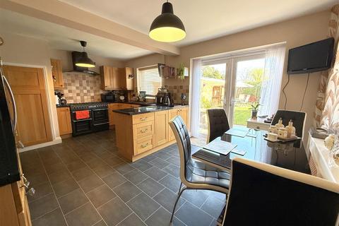 2 bedroom detached bungalow for sale, Bowbridge Gardens, Bottesford