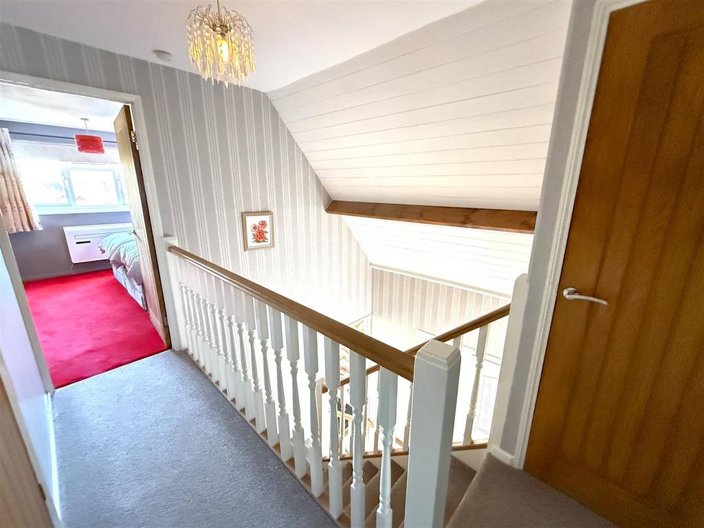 First floor galleried landing