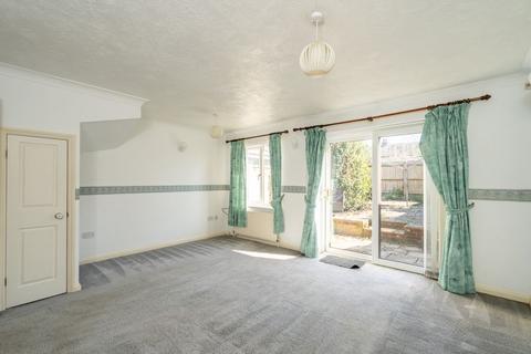 26 Bishopsgate Walk, Chichester, PO19 6FG