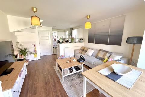 undefined, Design Drive, Dunstable
