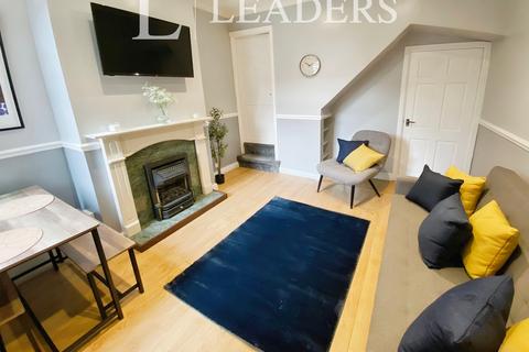 4 bedroom terraced house to rent, Guildford Street; Shelton; ST4