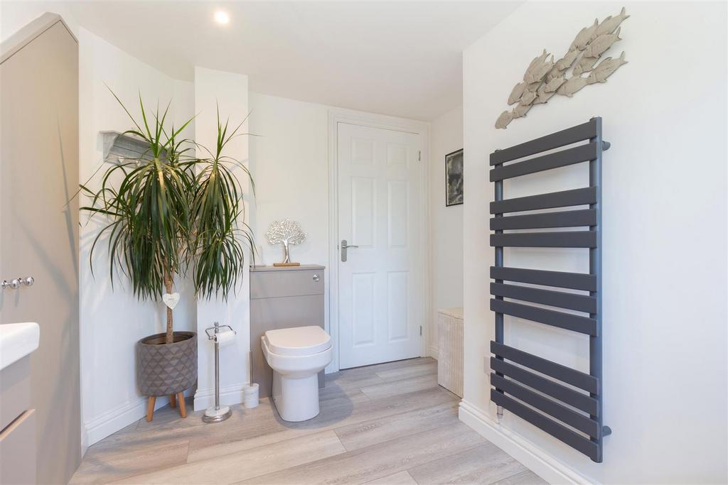 Bathroom-2-3.jpg