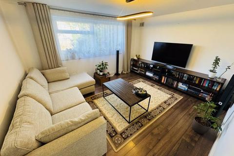 1 bedroom apartment for sale, Church Road, Northolt